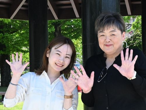 地域協働課の井森主事（左）と池川課長代理（右）※隊員の採用・任用に係るサポート