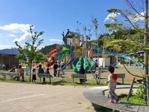 子ども達が集まって賑やかな「まちなか広場」