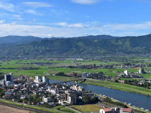 原鶴温泉街