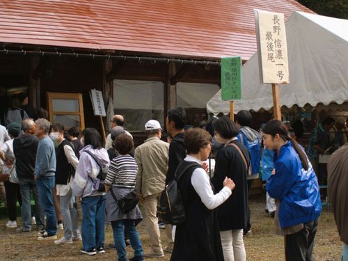 最後尾で立て看板をもってご案内していただいたり…