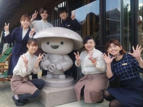 店舗スタッフ（高野山デジタルミュージアム カフェ雫）