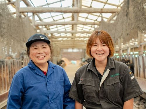 桑原先生（左）と絢香先生（右）