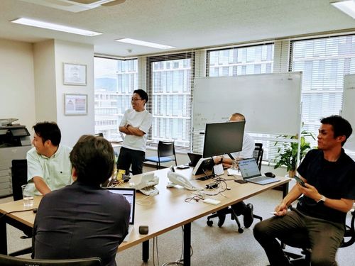 課題もチャンスもみんなで共有。いいアイデアが生まれます