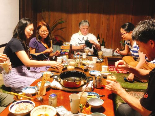 みんなでワイワイ、ごはんを食べる時間