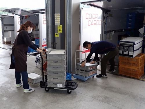 派遣先での仕事内容（商品積込作業）