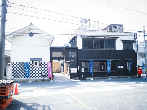 江戸時代の安政6年（1859年）から続く「諏訪酒造」