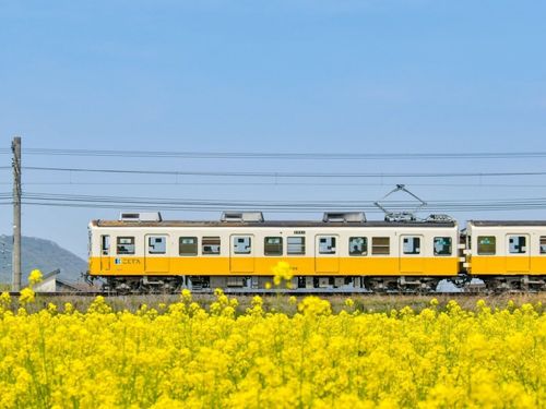 四季折々の風景の中を走ることでん