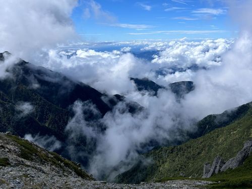 木曽駒ヶ岳山頂より