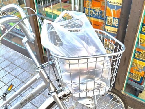 買い物はもっぱら自転車派のわたしです。今のところ車がなくても暮らせてます！