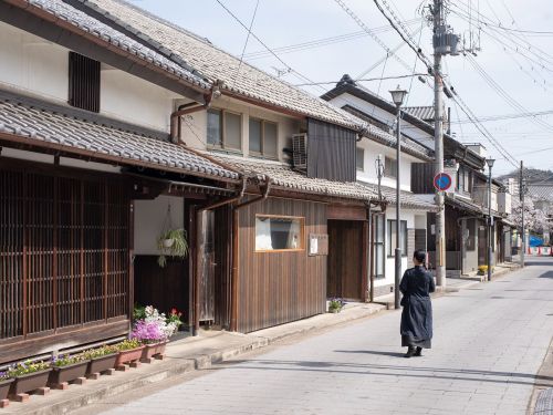 METATE HOJOの外観と町並み