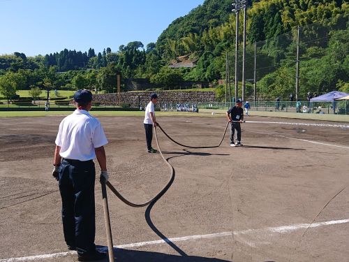 ３年連続金沢開催｢NPBガールズトーナメント」では大会役員とともにグラウンド整備