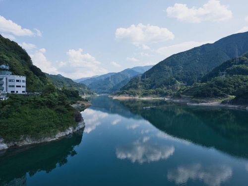荒川の水を制御している浦山ダム