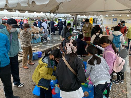 萩のさまざまな店舗が出展する「萩ふるさとまつり」も同時開催