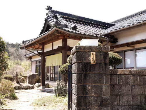古民家カフェと宿「大きな玄関」