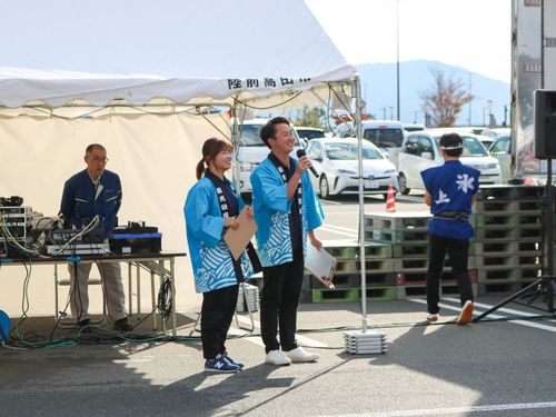 産業祭りでの司会の様子