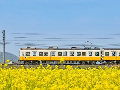 四季折々の風景の中を走ることでん
