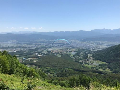 中央アルプスから伊那谷をのぞむ