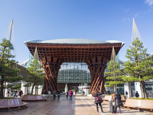 金沢駅・鼓門