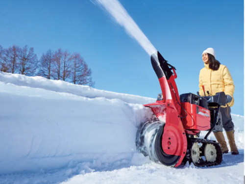 除雪作業イメージ　画像タイプの除雪機を使用します　誰でも操作可能です！