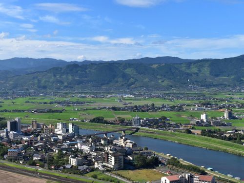 原鶴温泉街