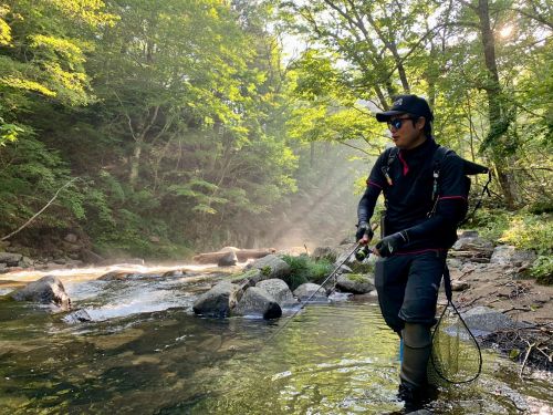 広大な源流域で極上の岩魚を