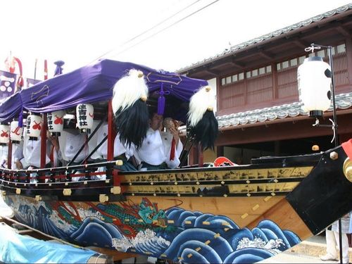 週末はイベント・祭りなど行事も多い