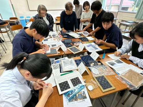 地域の大人たちと交わることで、生徒たちは少しずつ"大人"になっていく