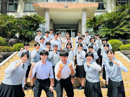 笑顔と挑戦があふれる南宇和高校の生徒たち