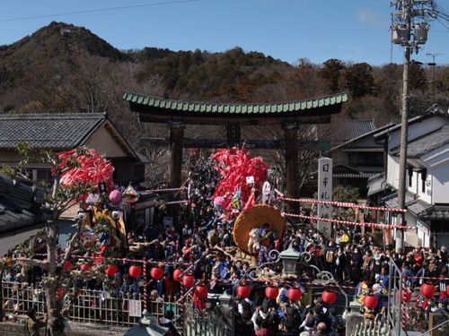 日牟禮八幡宮(ひむれはちまんぐう)