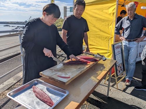 移住者交流会（カツオの藁焼き体験）