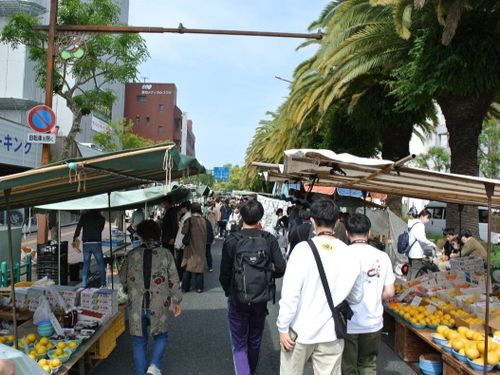 400年続く街路市を、毎週楽しむ暮らしもできちゃう♪