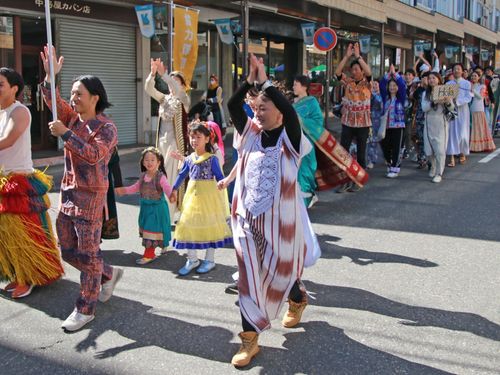 青年海外協力隊訓練所があり、国際色豊かなまちです