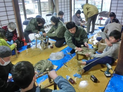 移住体験住宅でのミニスツールワークショップ