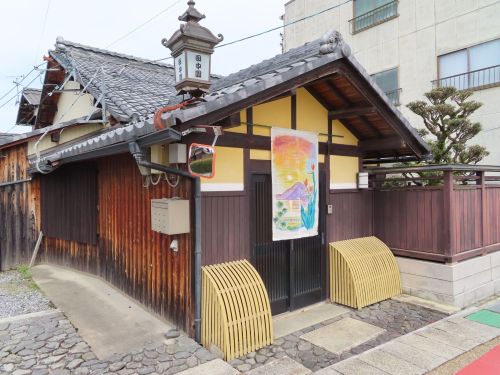 第18回の特選受賞作品。遠目からでも目を引く鮮やかさです。