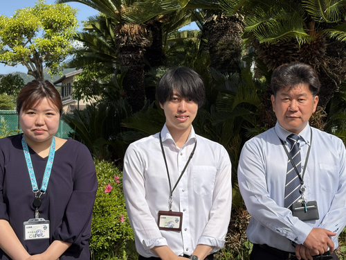 私たちがお話を聞かせていただきます（左：小林、中央：五味）