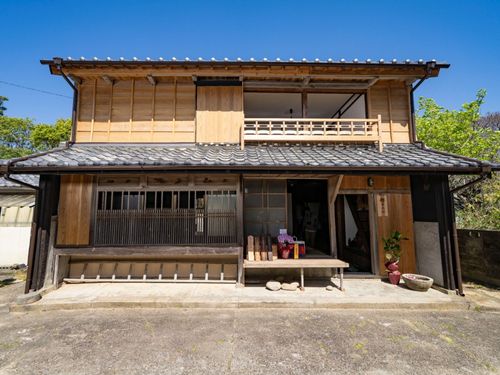 宿泊は、牟岐町内の宿泊施設の・滞在施設と連携し快適な「暮らし」を味わえます。