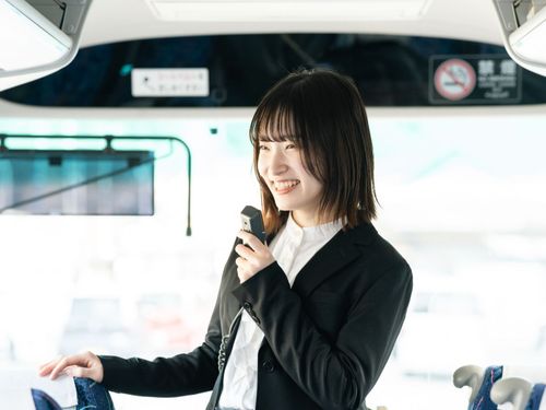 旅行事業もあるので自社バスで自社ツアーも開催。独自性に溢れた仕事に携われます。