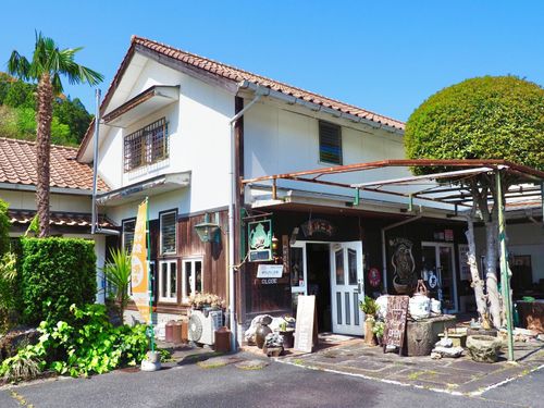 嘉瀬さんと一緒に“浜崎コーヒー”を作ってくれているカフェグルニエ。