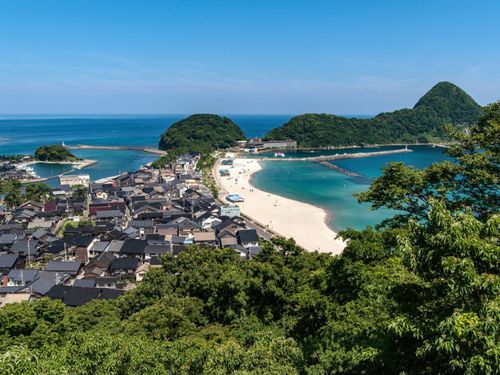 「日本の渚」100選に選定されている竹野海岸