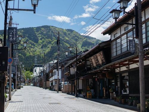 古い町並みがいまに残る南砺市井波
