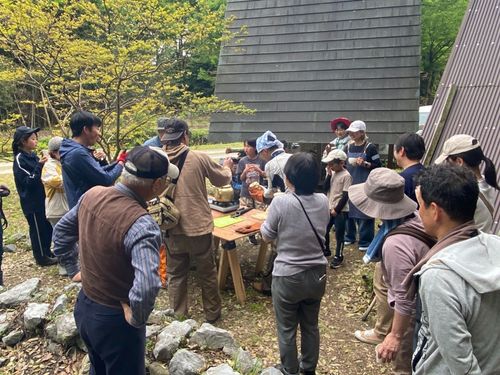 前回イベント　春の野草天ぷら大会の様子