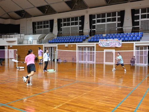 教室を飛び出して生徒たちとスポーツレク🏸