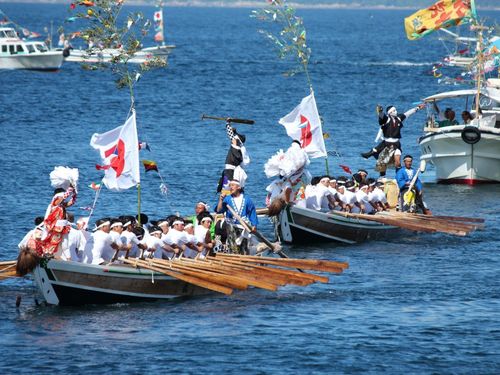 島全体が一体となる、祝島「神舞」