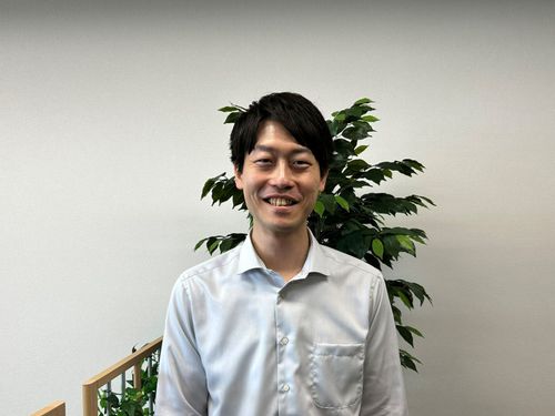 担当の未来戦略課　高山さん。＼官民共創の仕組化を、私と一緒に担ってください！／