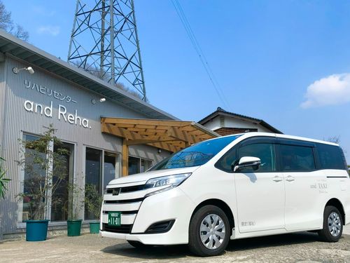 地域で試し、地域に根づく仕組みを育てます