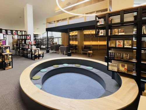 元湯船を活用した図書館 〈このみch-i〉