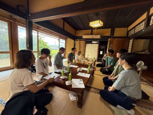 地域でチャレンジする人たちと実際に会ってお話を聞きます。