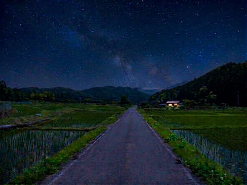 尾呂志の夜は満天の星空がとても美しく圧巻です