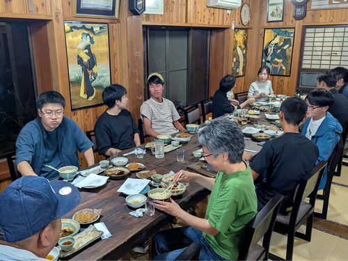 交流会では地域住民や現役地域おこし協力隊員とじっくり話せます
