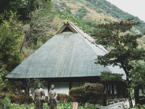 平家落人伝説を現代に伝える、鶴富屋敷